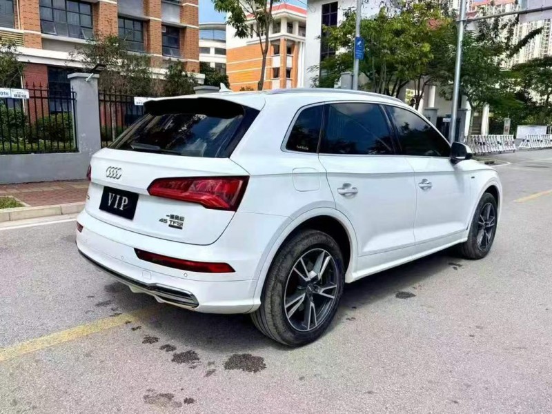 南宁19年奥迪Q57