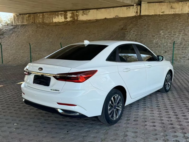 松原22年福特福睿斯7