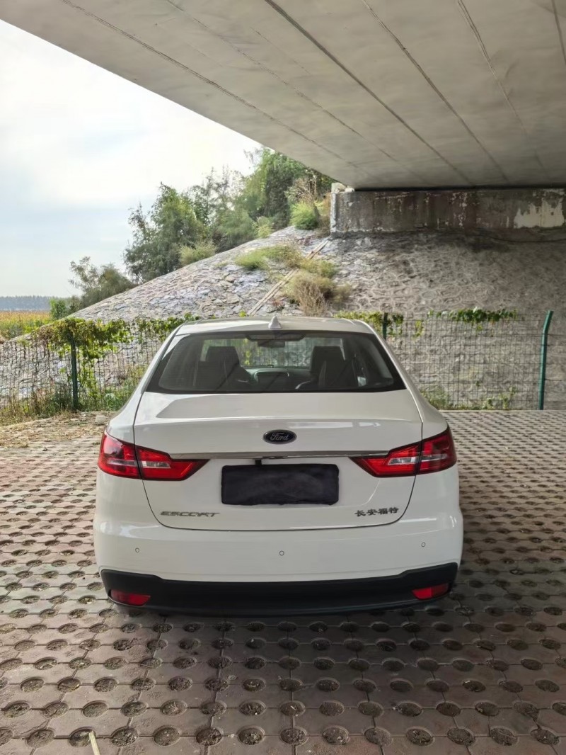 松原20年福特福克斯9