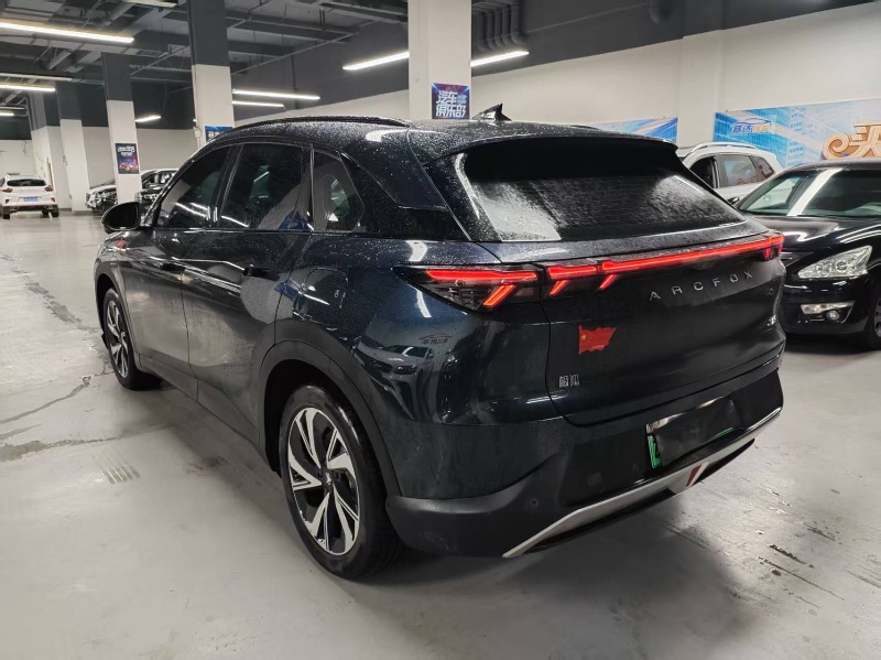 曲靖25年极狐汽车阿尔法7