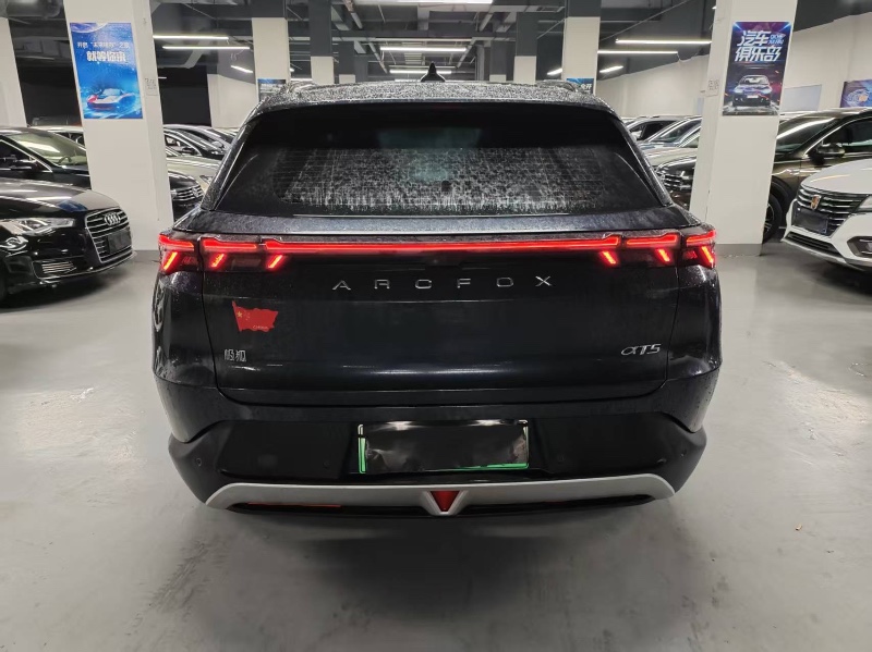 曲靖25年极狐汽车阿尔法8