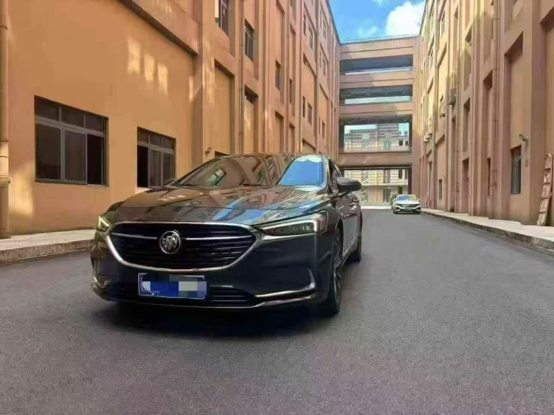 重庆20年别克君越2