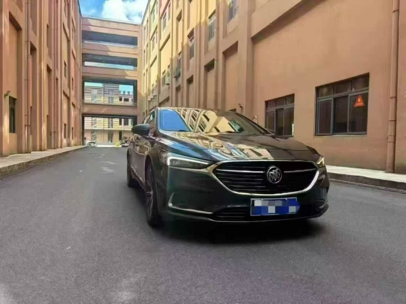 重庆20年别克君越3