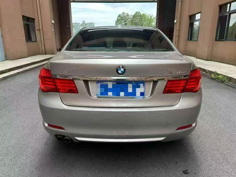 重庆13年宝马7系9