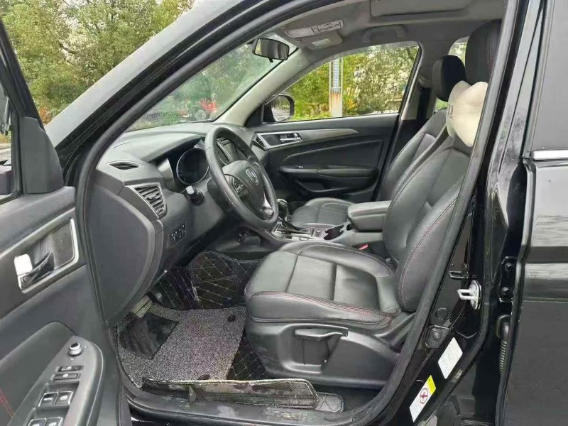 重庆16年长安汽车CS755