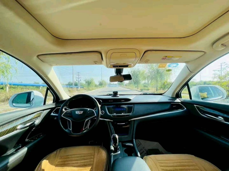 潍坊16年凯迪拉克XT54