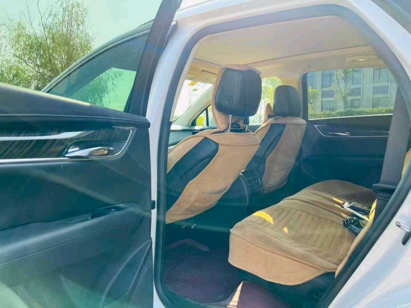 潍坊16年凯迪拉克XT59