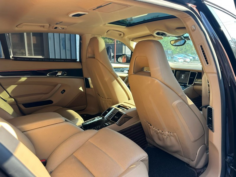 青岛15年保时捷帕拉梅拉5