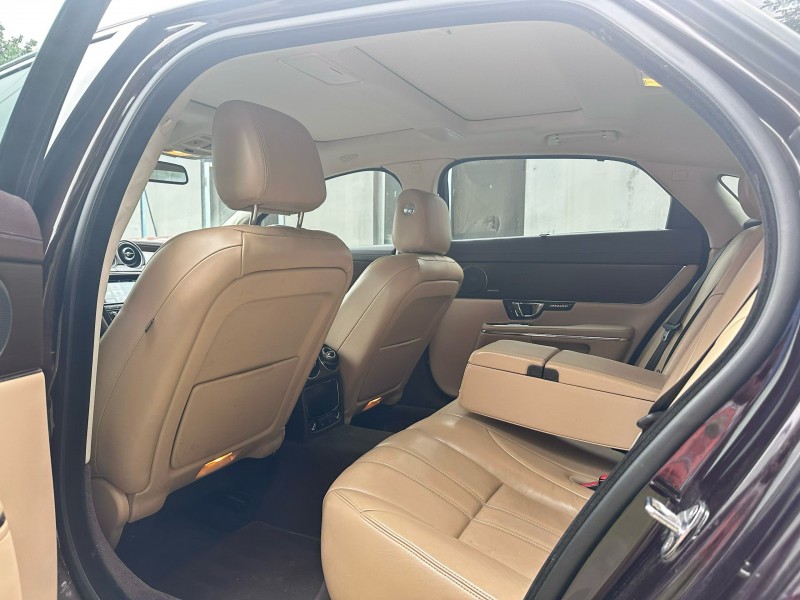 青岛16年捷豹XJL5