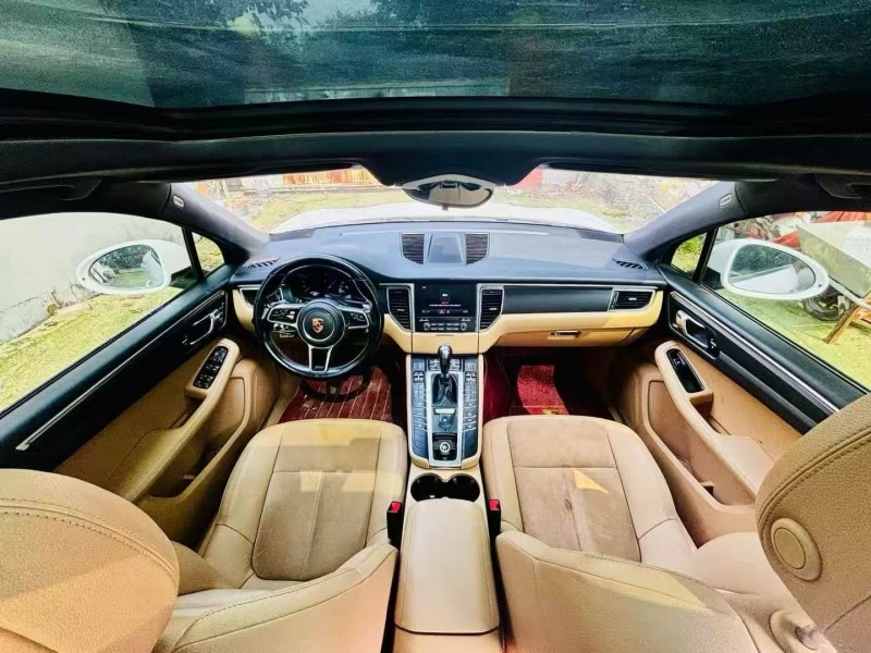 青岛17年保时捷Macan5