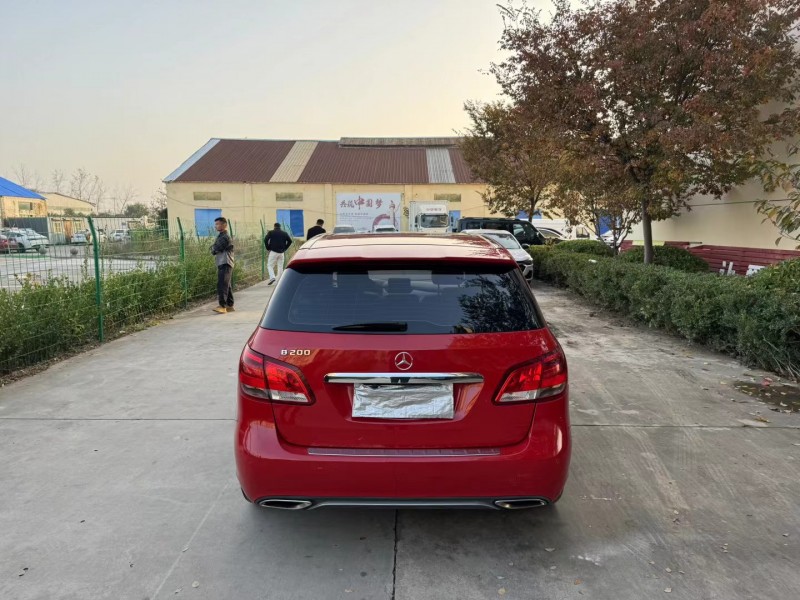 徐州18年奔驰B9