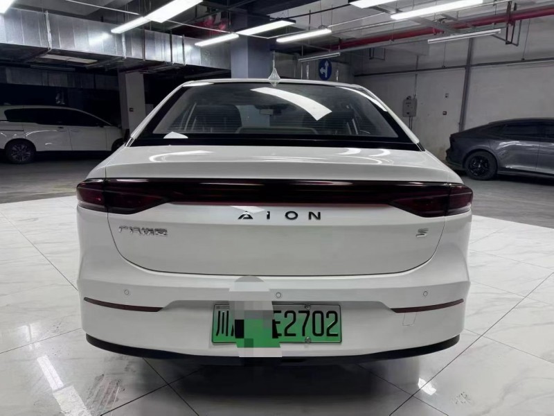 成都24年传祺埃安S7