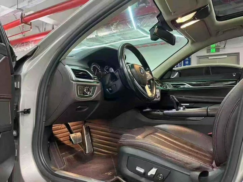 深圳16年宝马7系4