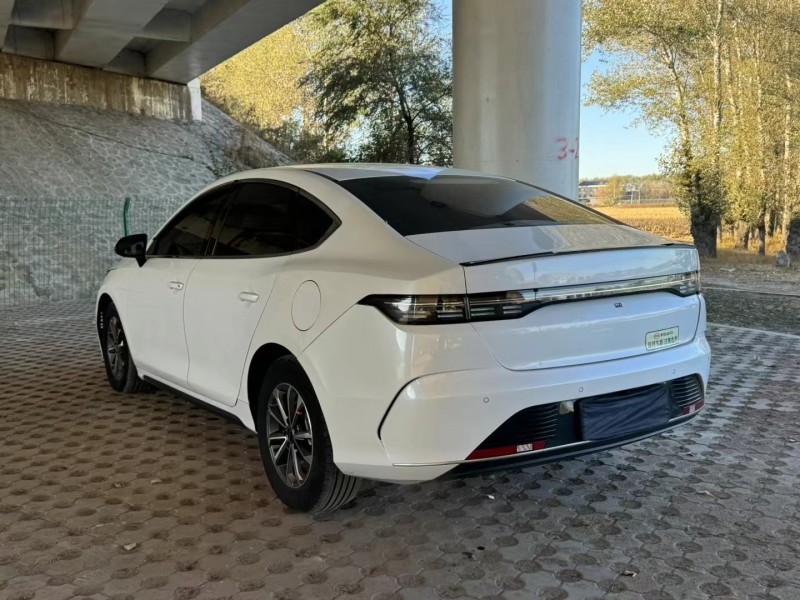 松原24年比亚迪驱逐舰8