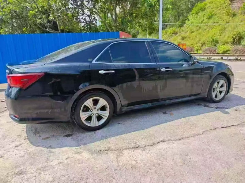 桂林15年丰田皇冠7