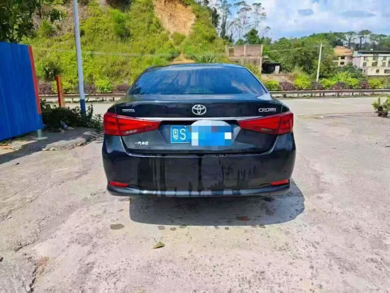 桂林15年丰田皇冠9