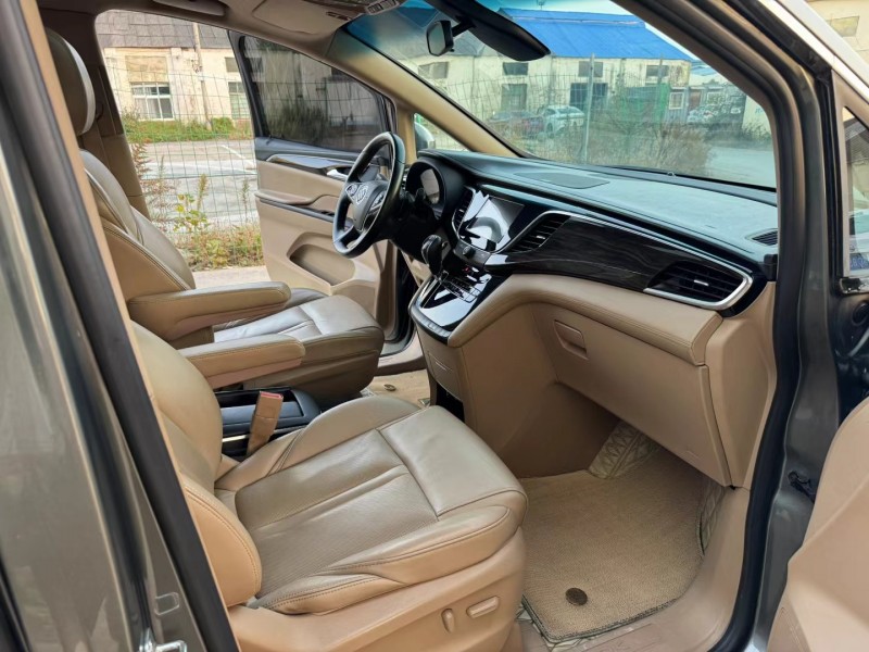 徐州18年别克GL84