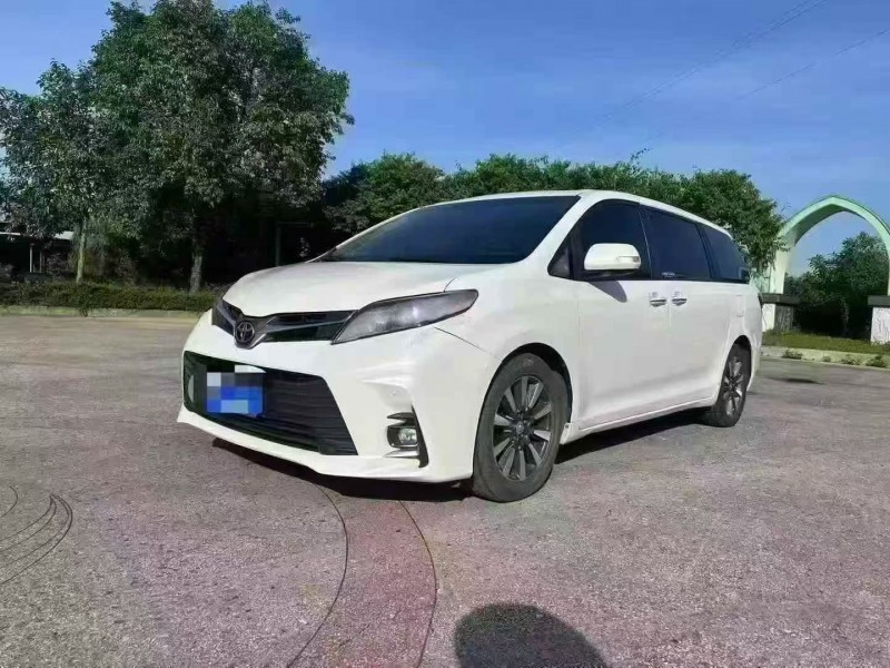 梧州16年丰田塞纳3