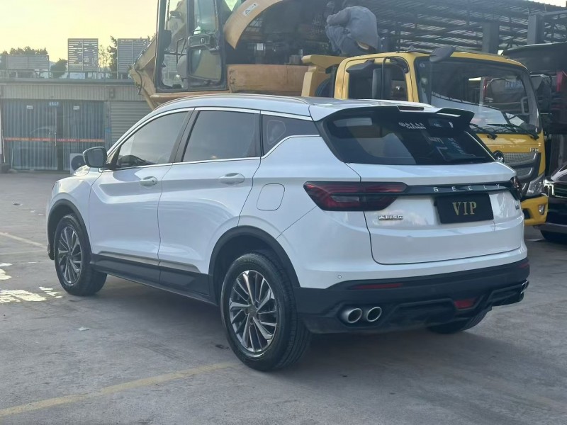 保山22年吉利缤越7