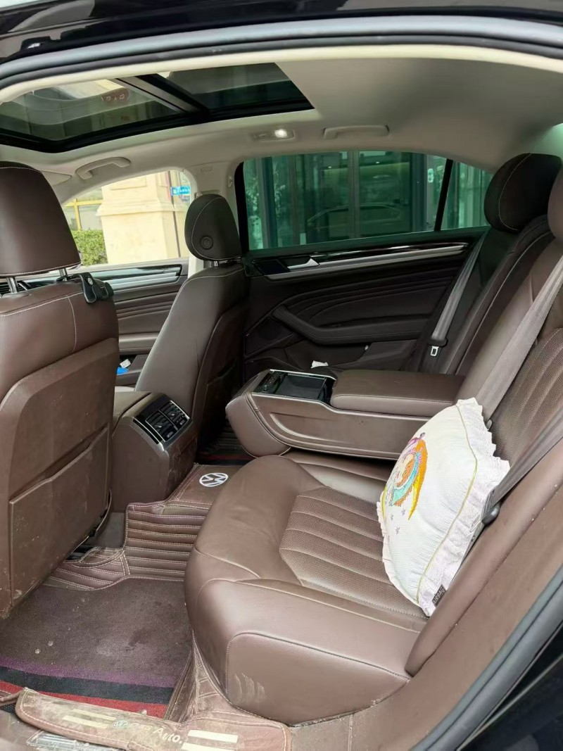 青岛21年大众辉昂4