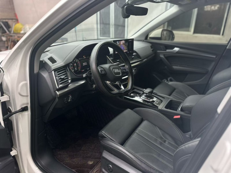 青岛22年奥迪Q54