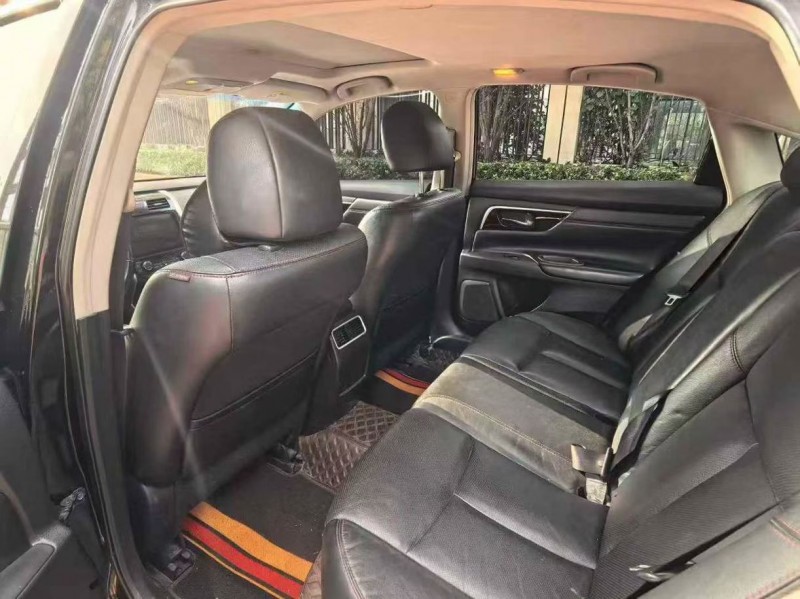 郑州17年日产天籁8