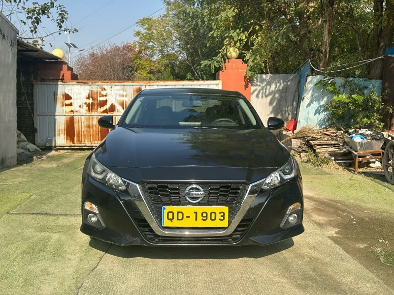 青岛22年日产天籁1