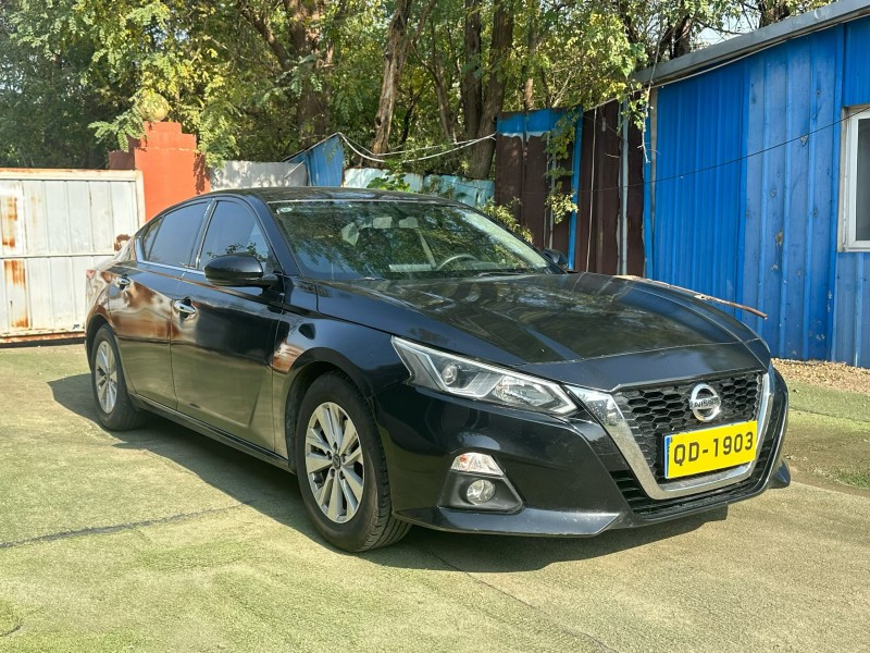 青岛22年日产天籁3