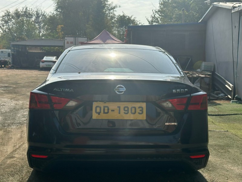 青岛22年日产天籁8