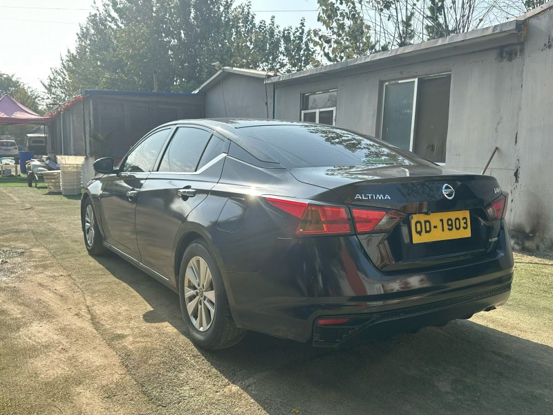 青岛22年日产天籁9