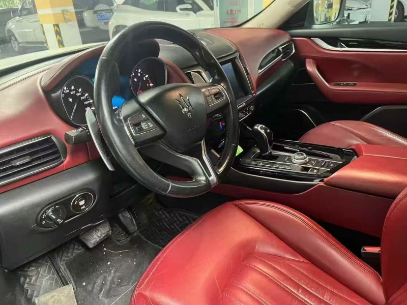 十堰17年玛莎拉蒂Levante4