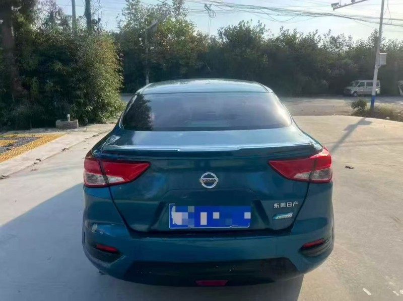 淄博18年日产蓝鸟9