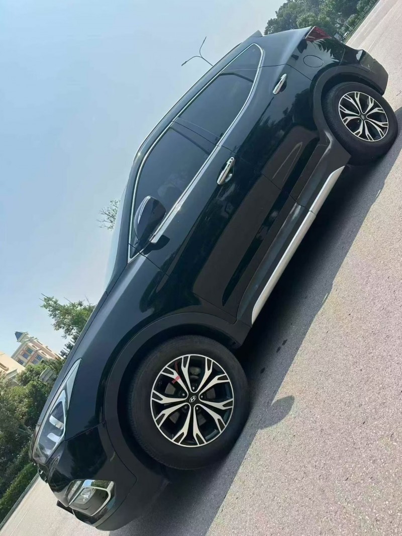 攀枝花16年现代新胜达3