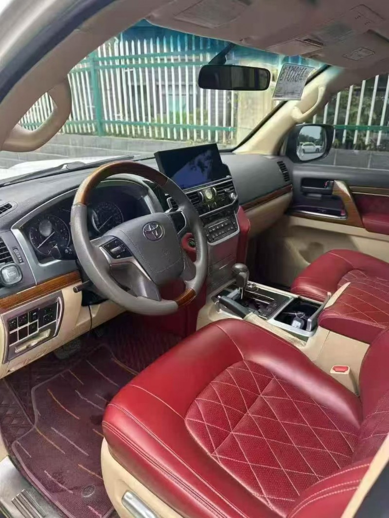 济宁16年丰田兰德酷路泽6