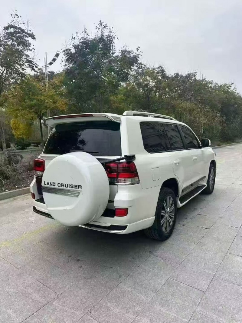 济宁16年丰田兰德酷路泽8