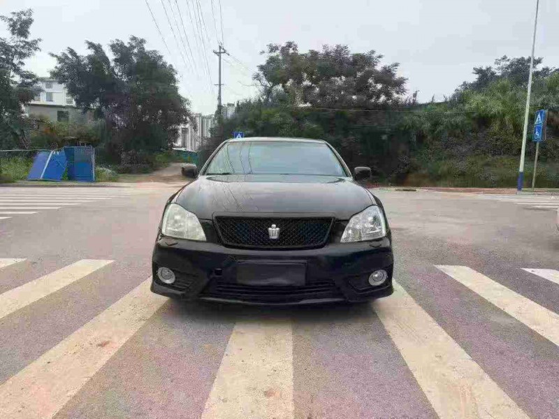 南宁06年丰田皇冠1