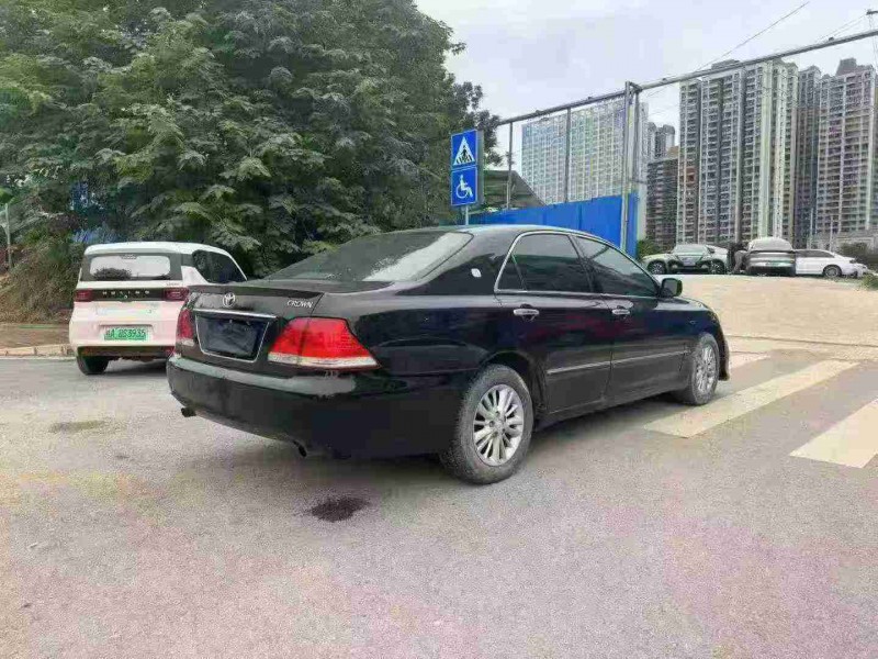 南宁06年丰田皇冠7