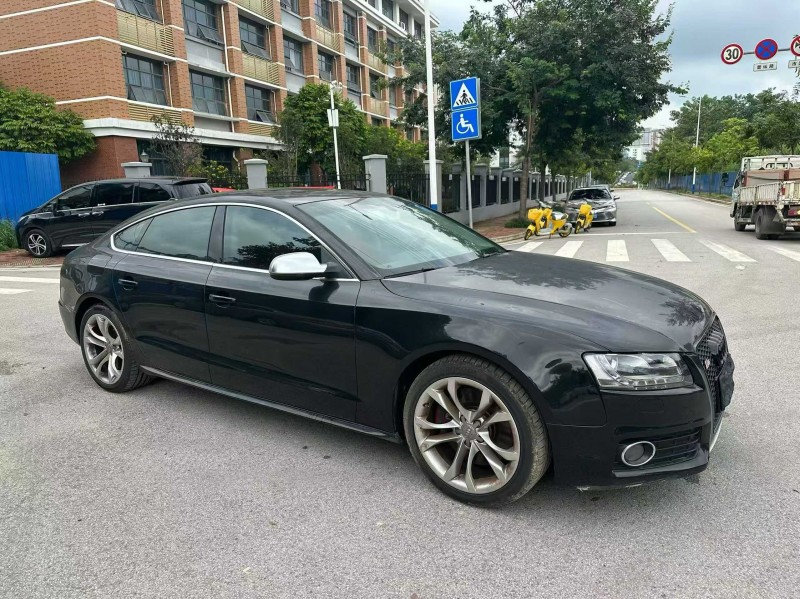 南宁11年奥迪S52