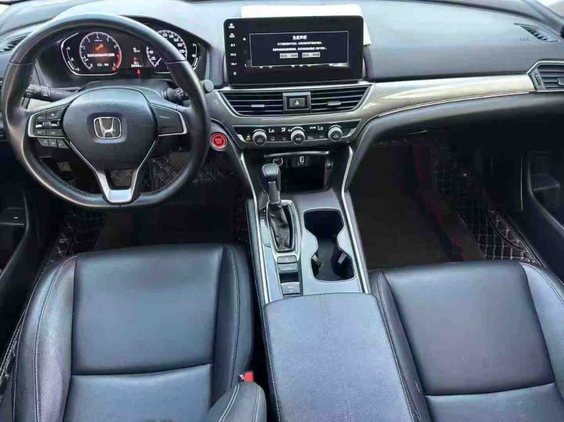 南宁23年本田雅阁5