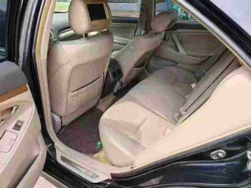 南宁11年丰田凯美瑞6