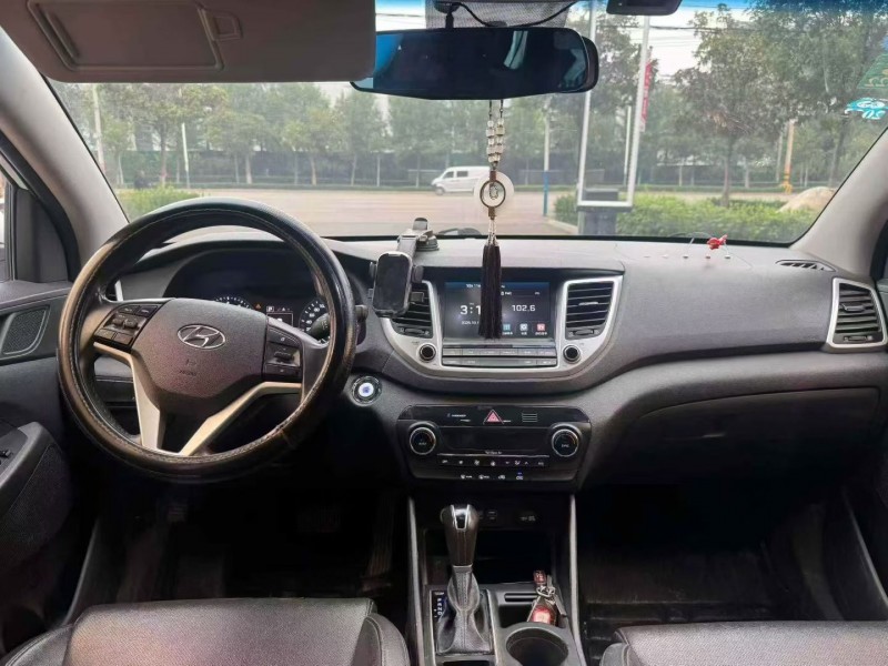 淄博18年现代途胜4