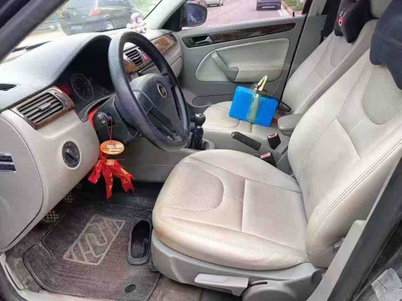 南宁09年大众宝来4