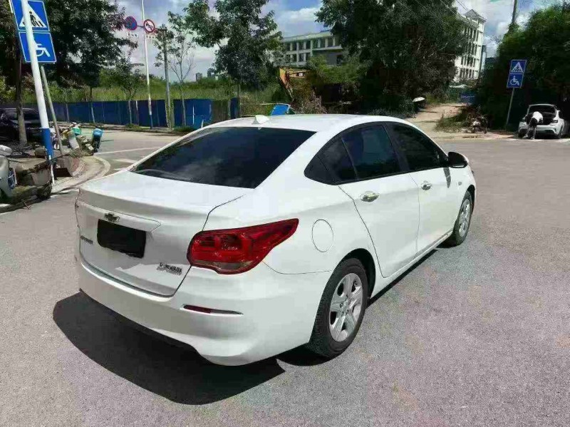 南宁18年雪佛兰科沃兹8