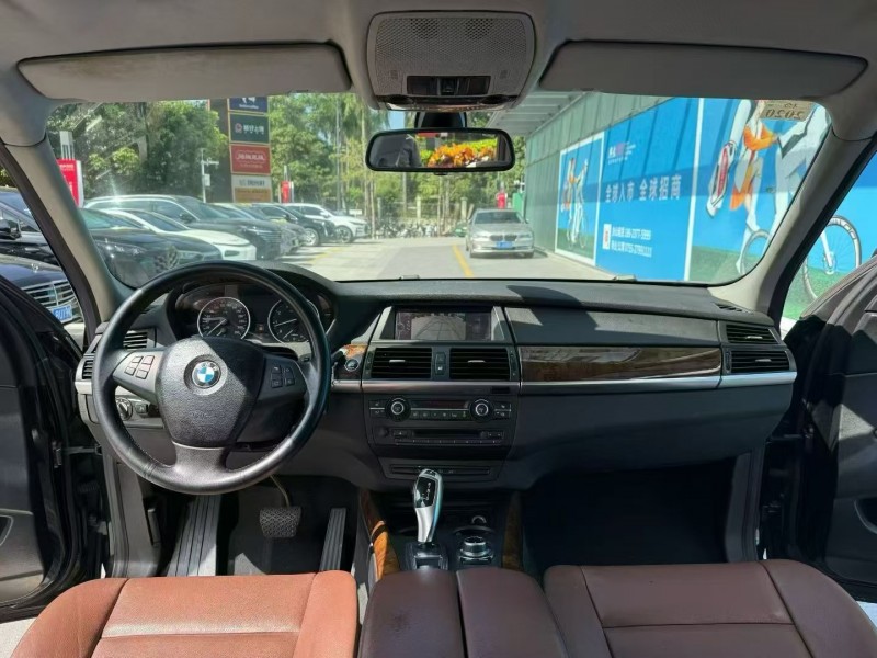 深圳12年宝马X56