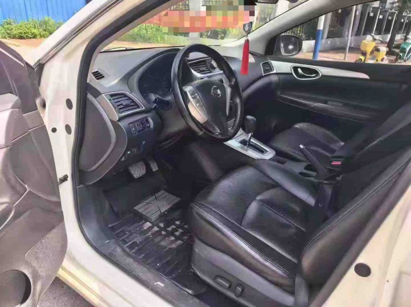 南宁15年日产轩逸4