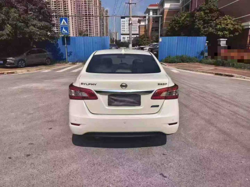 南宁15年日产轩逸9