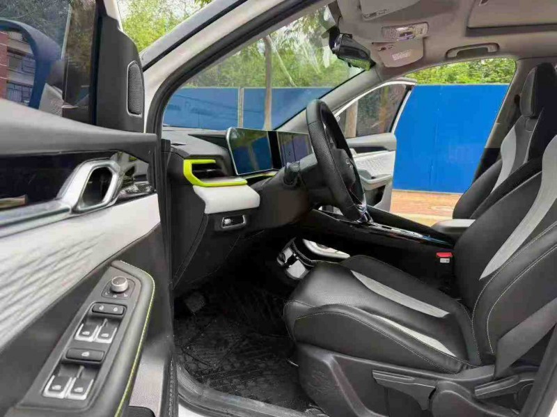 南宁24年吉利缤越4