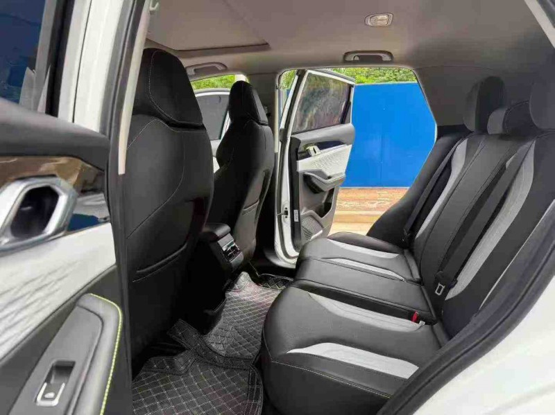 南宁24年吉利缤越6