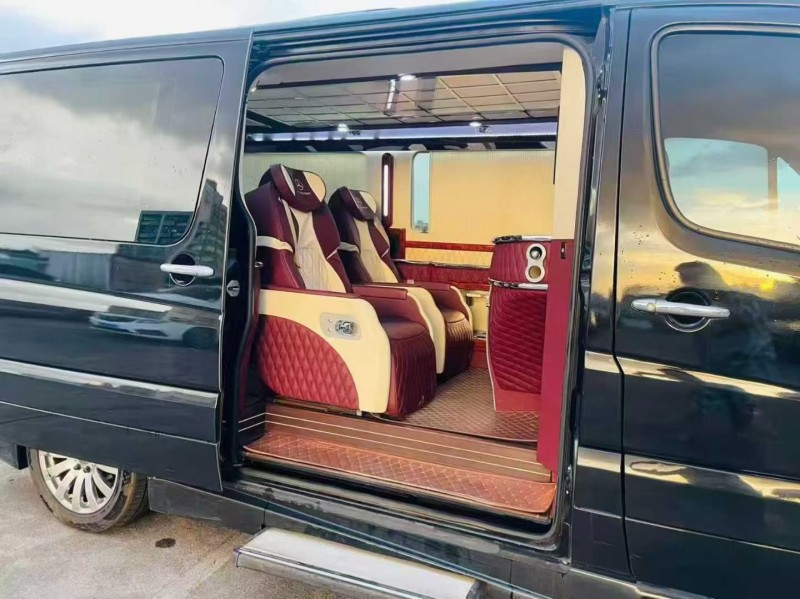 东莞16年奔驰凌特5