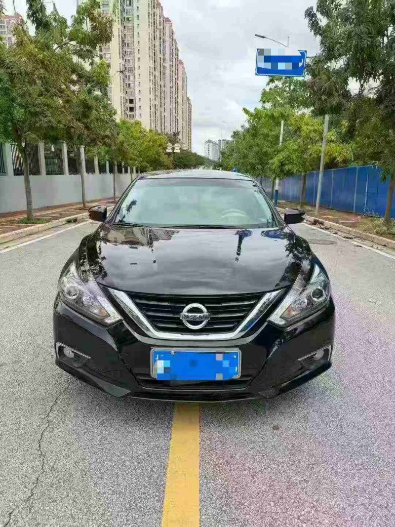 南宁17年日产天籁1